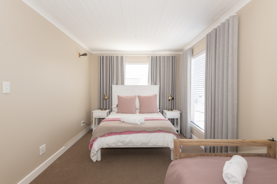 6 Bedroom Property for Sale in Myburgh Park Western Cape